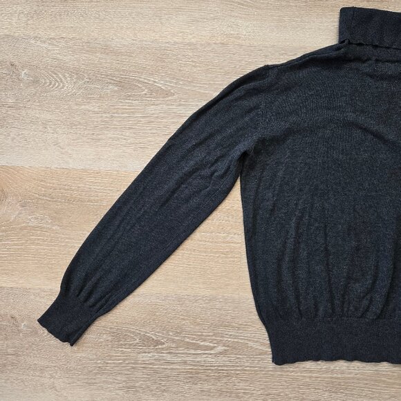 H&M Fine-Knit Turtleneck Sweater Women’s Small Lightweight Viscose Blend Top - Picture 5 of 15